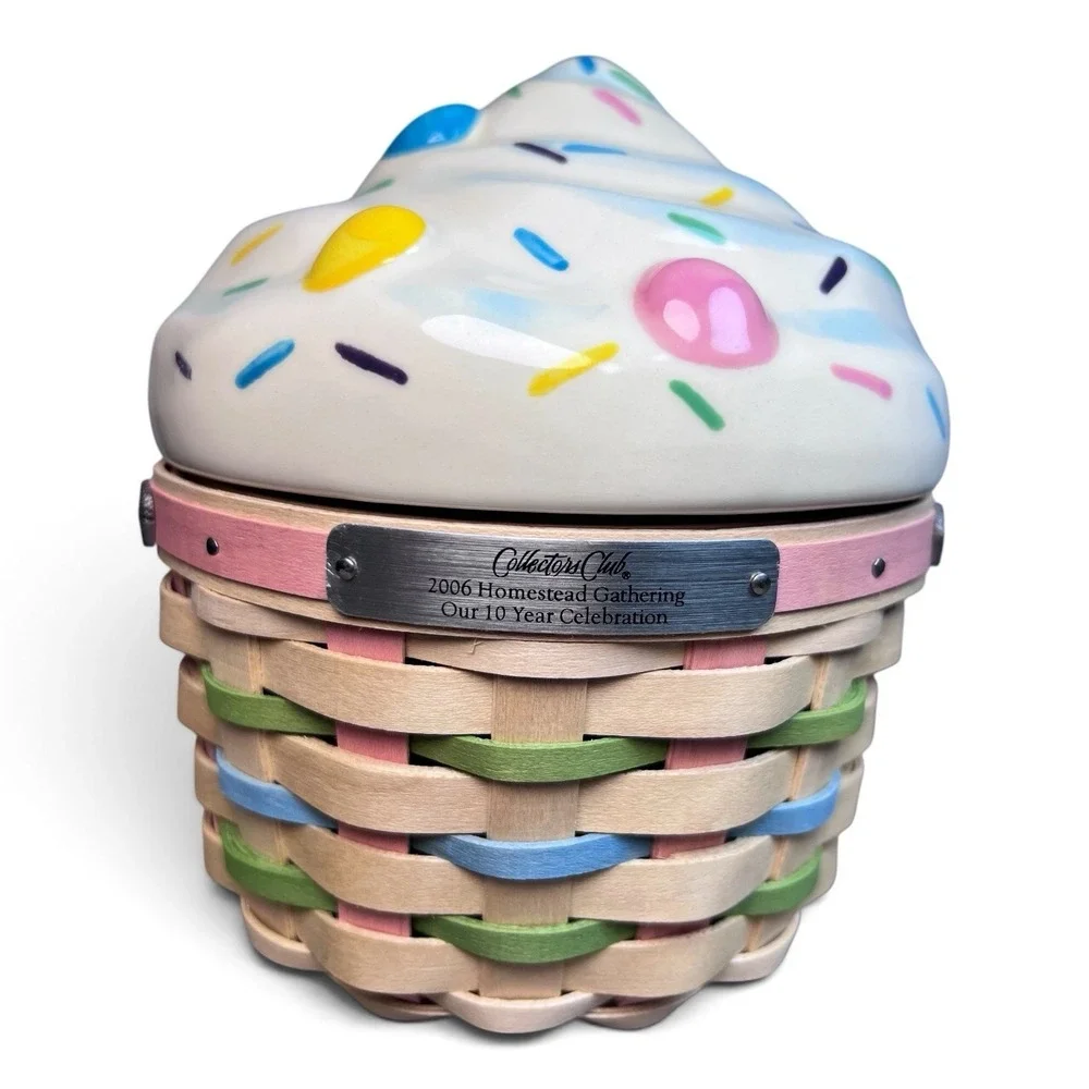 Longaberger 2006 Collectors Club Homestead Gathering Event Large Cupcake Basket